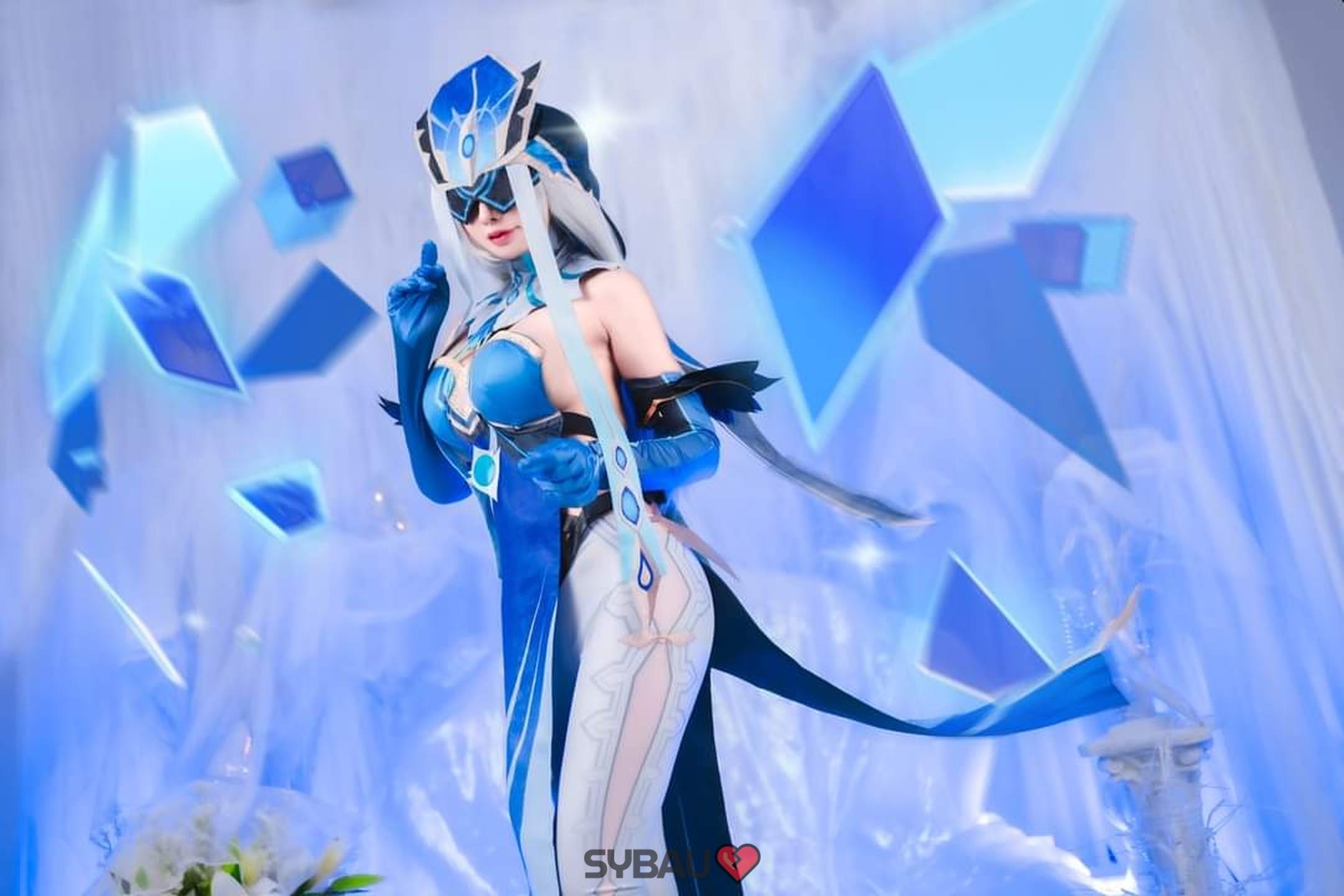 Meenfox cosplay Mirror Maiden Genshin Impact 1