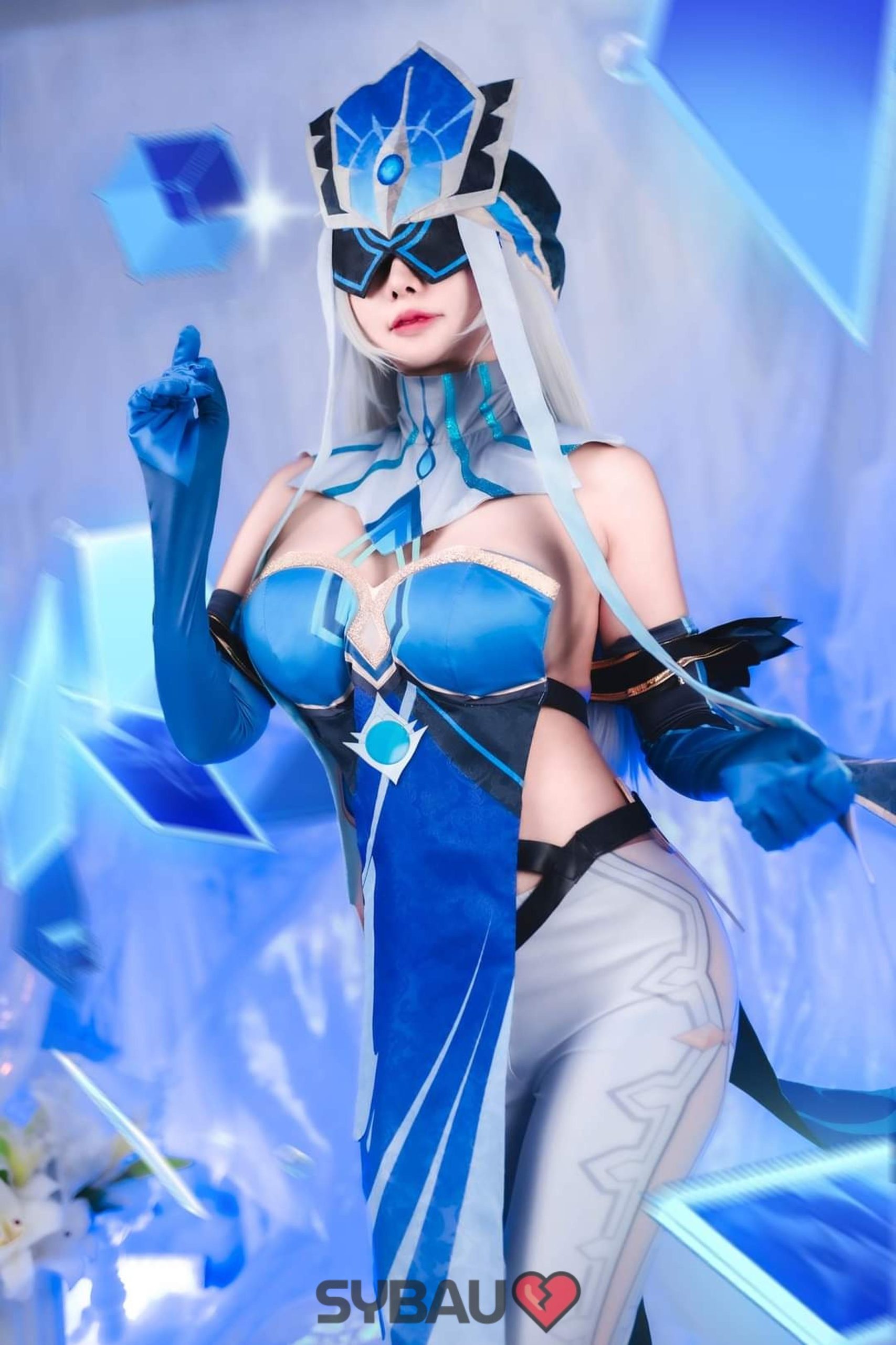 Meenfox cosplay Mirror Maiden Genshin Impact 4 scaled