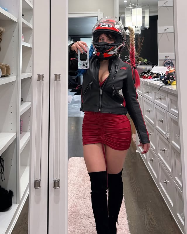 Liz Katz @lizkatzgames 23