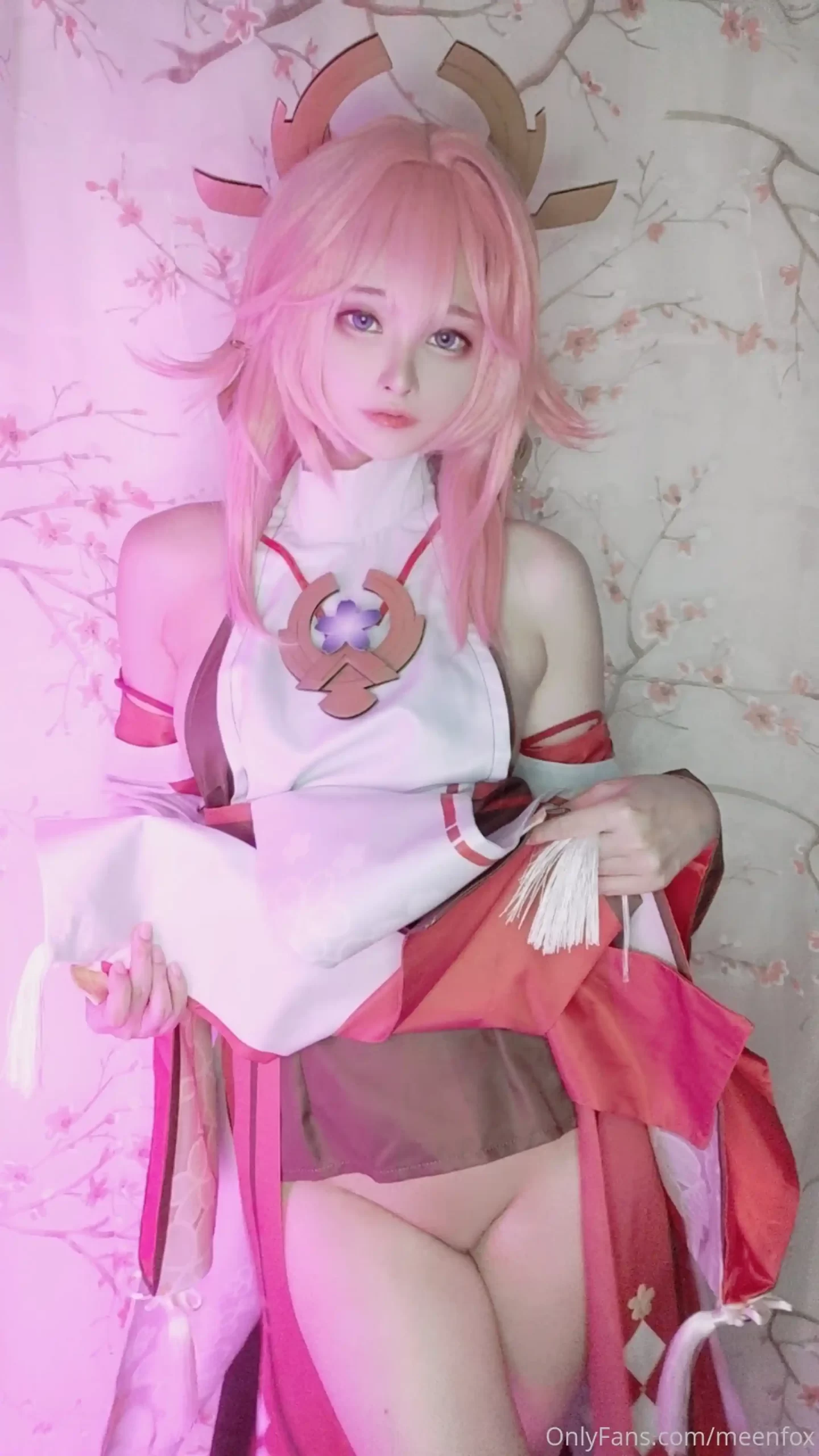 Meenfox cosplay Yae Miko Genshin Impact 1 scaled