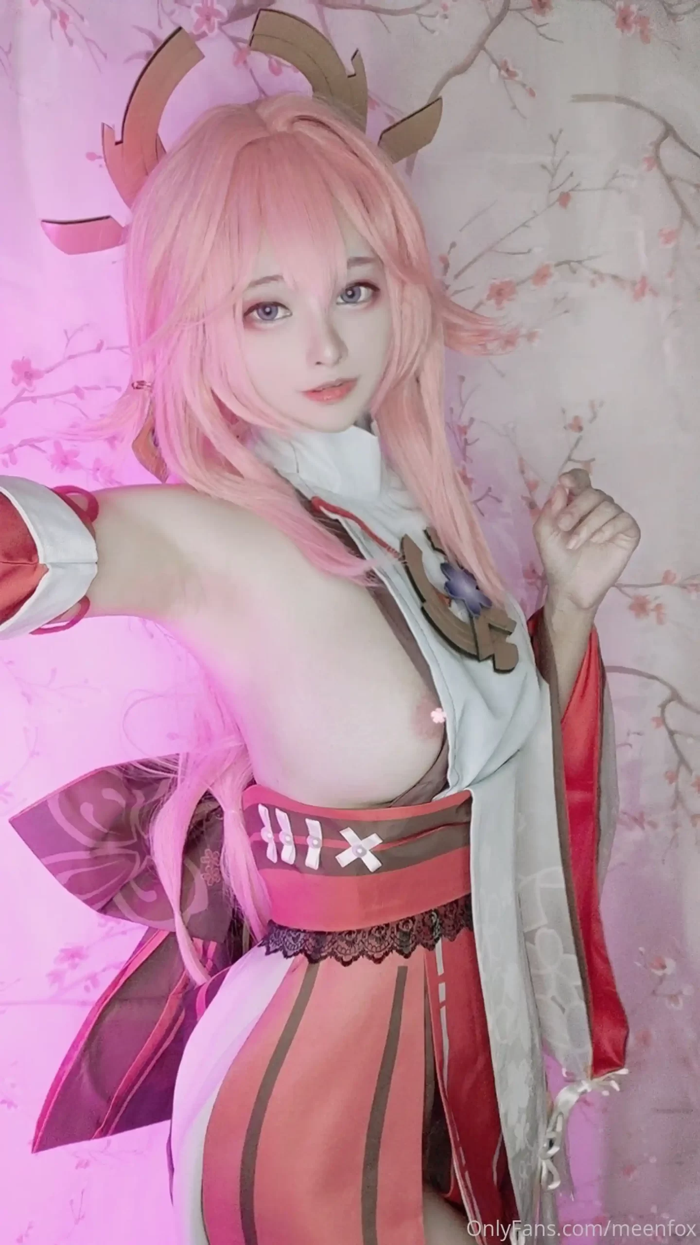 Meenfox cosplay Yae Miko Genshin Impact 3 scaled