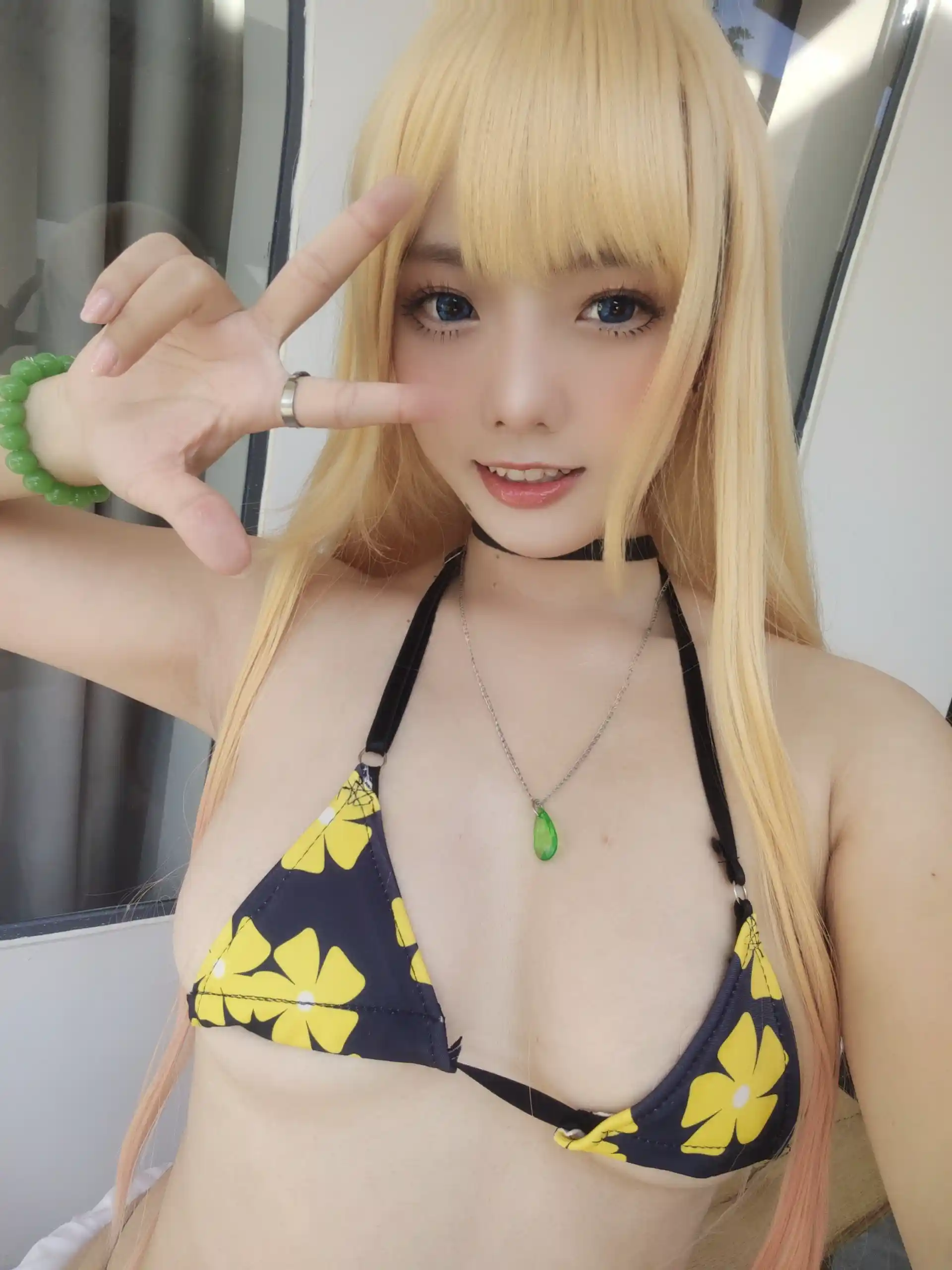 Messie Huang写真 cosplay Marin Kitagawa Sono Bisque Doll 25