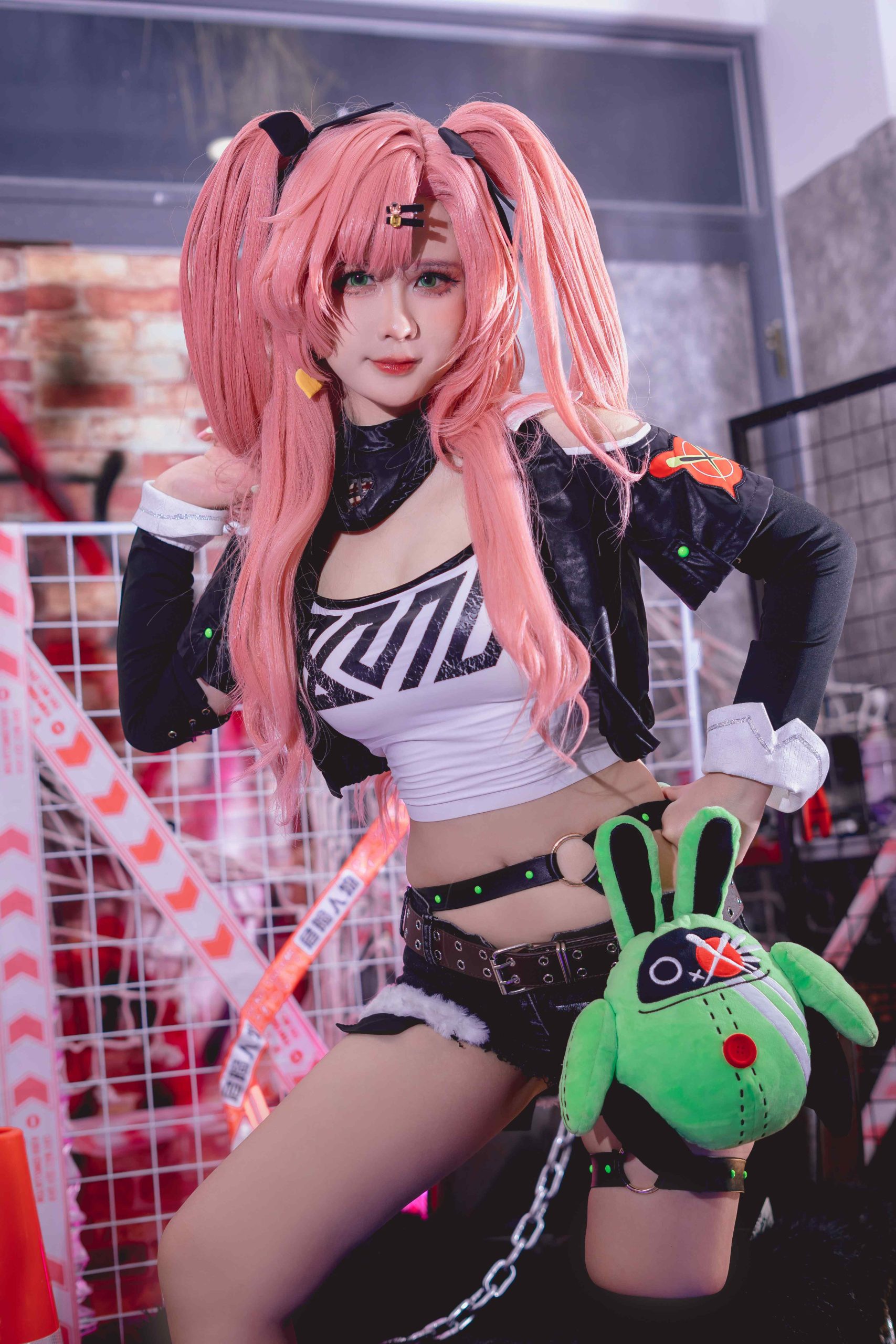 Pyoncos ピオン cosplay Nicole Demara Zenless Zone Zero 2 scaled