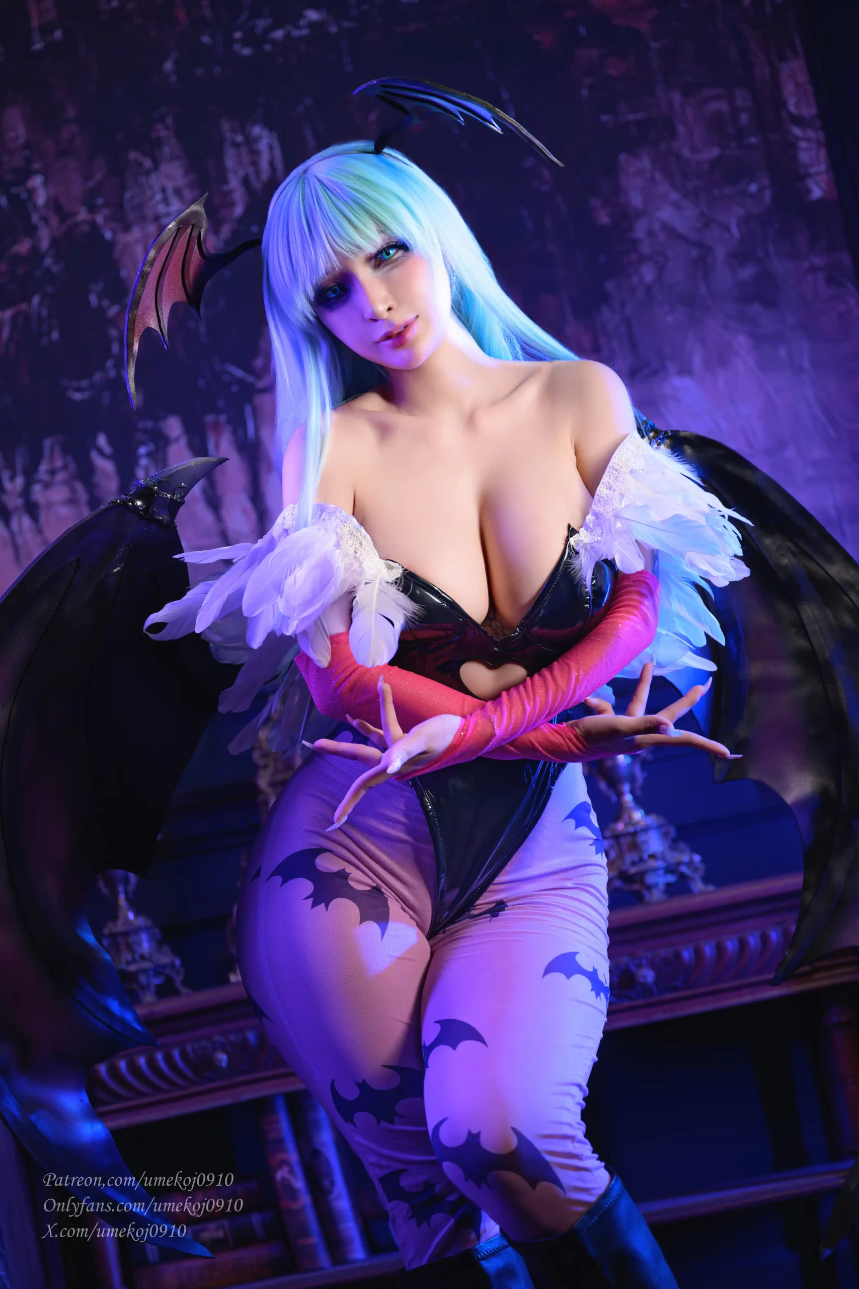 Umeko J cosplay Morrigan Aensland Darkstalkers 10 scaled