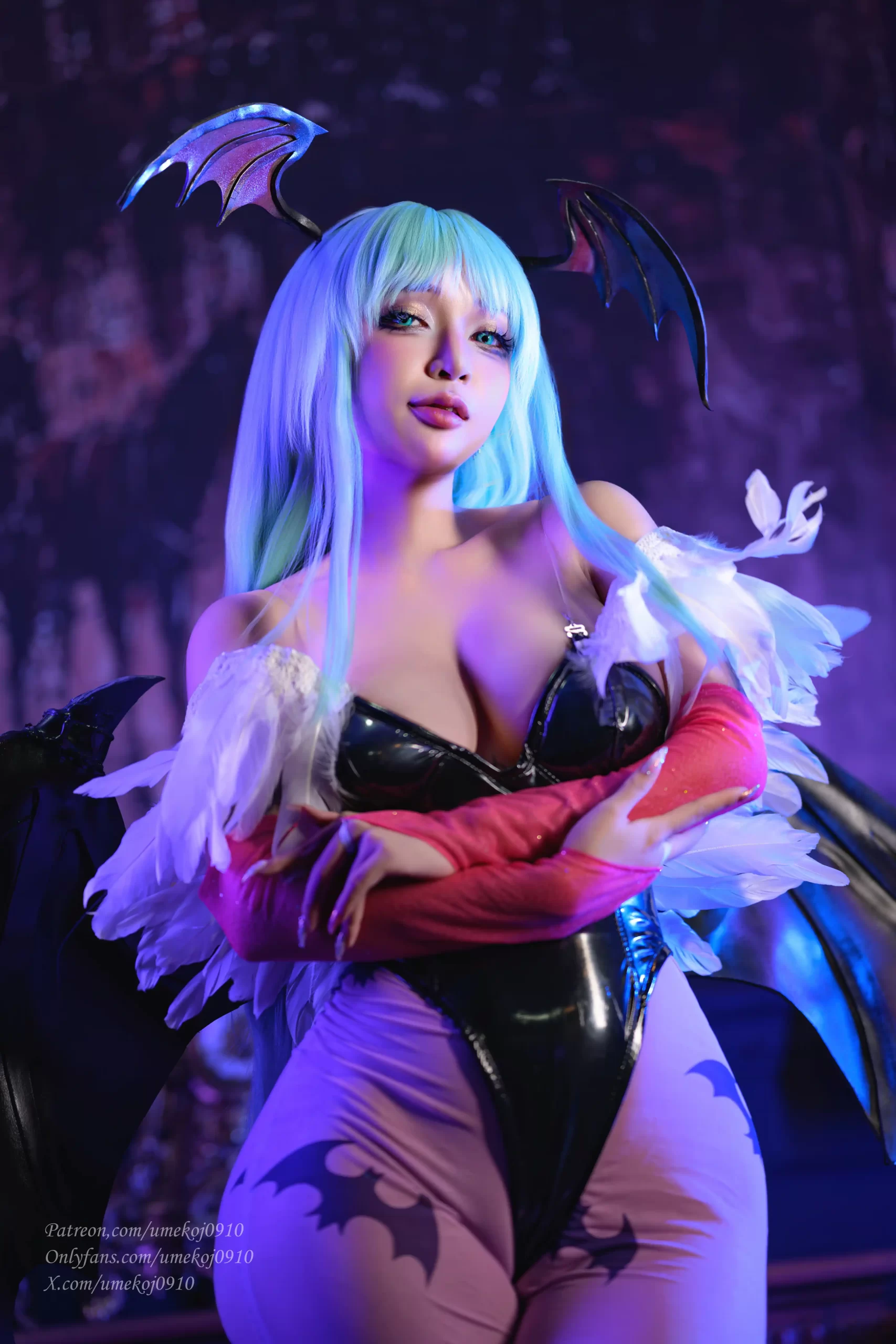 Umeko J cosplay Morrigan Aensland Darkstalkers 3 scaled