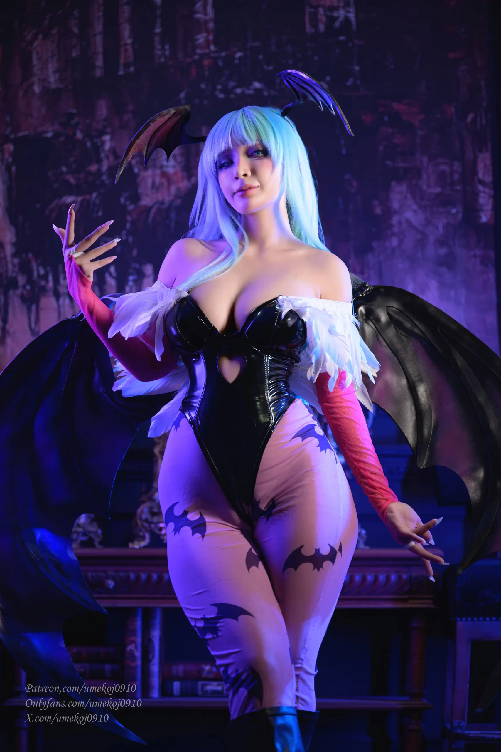 Umeko J cosplay Morrigan Aensland Darkstalkers 6 scaled