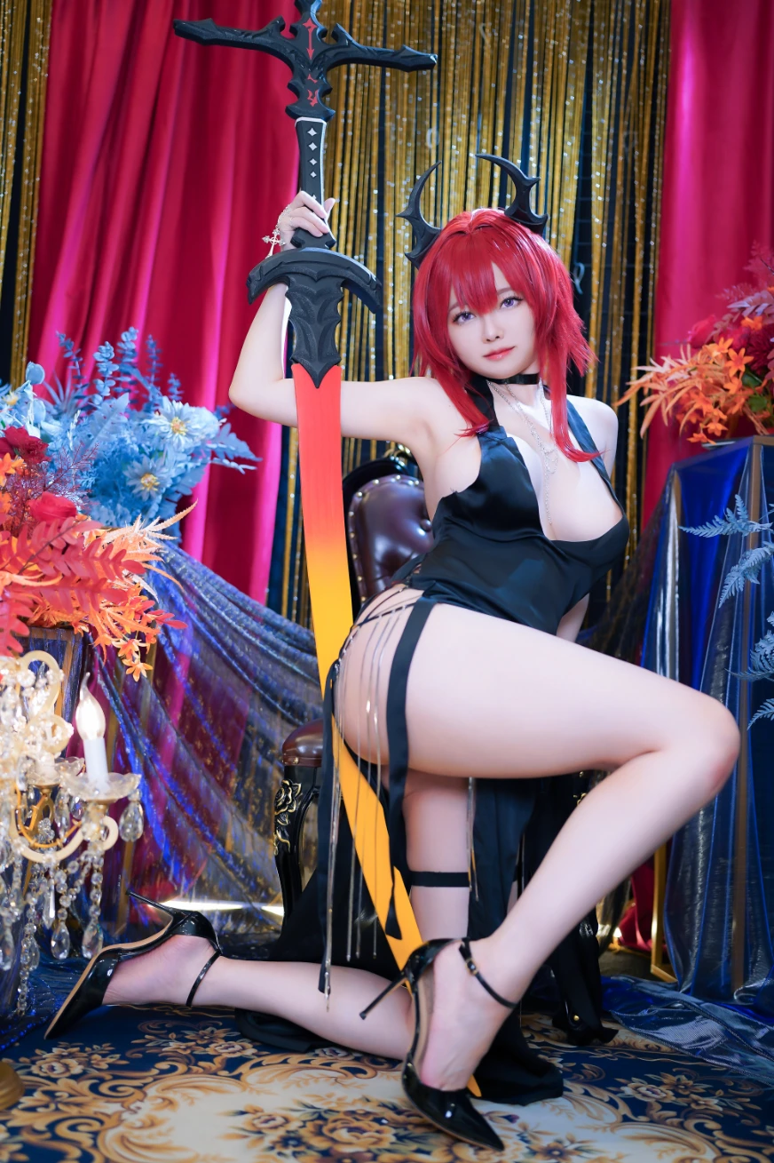 Arty Huang Arty亚缇 cosplay Surtr Arknights 14