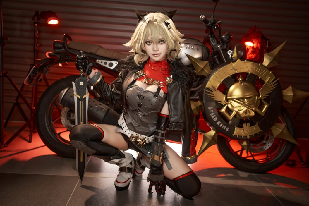 ZinieQ ジニCosplayer cosplay Caesar King Zenless Zone Zero 5