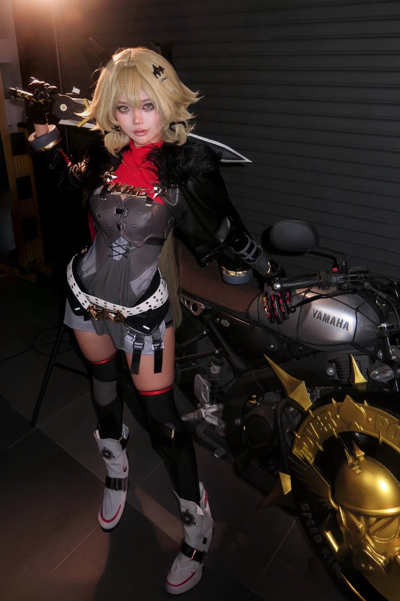 ZinieQ ジニCosplayer cosplay Caesar King Zenless Zone Zero 38